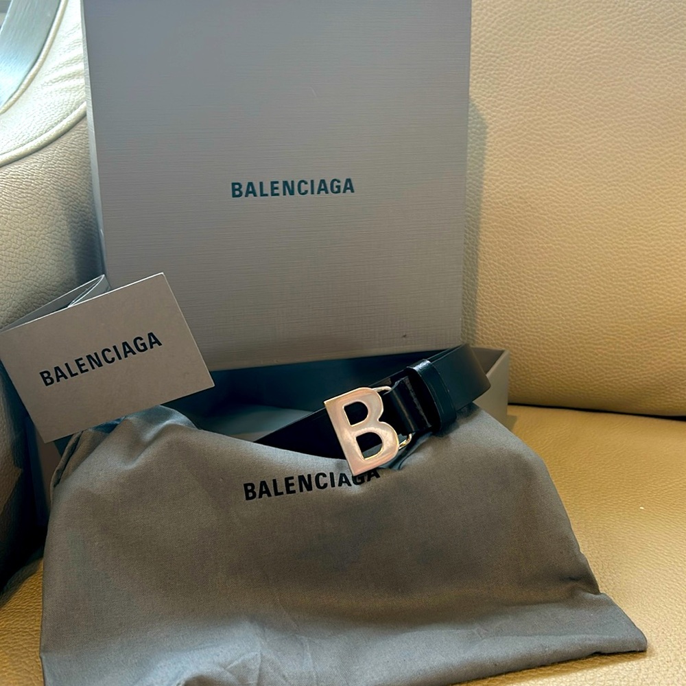 Balenciaga B thin black belt